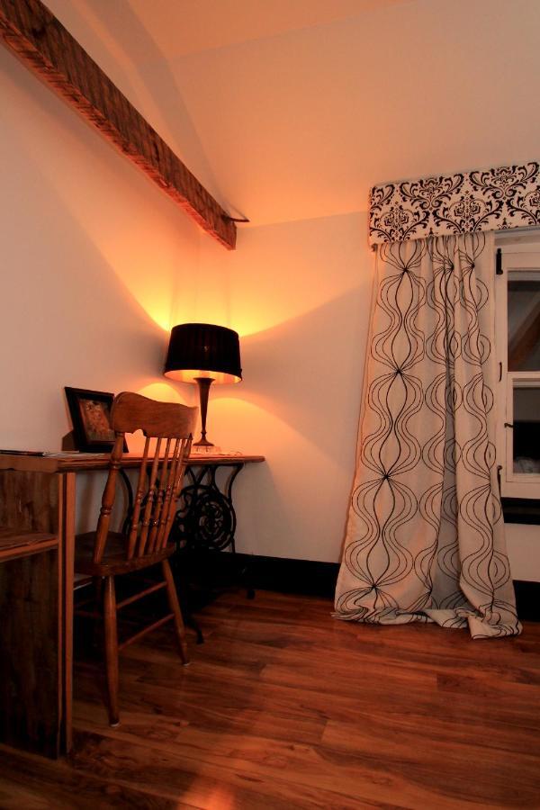 Les Ancetres Auberge & Restaurant Saint-Pierre-de-l'Ile-d'Orleans Room photo